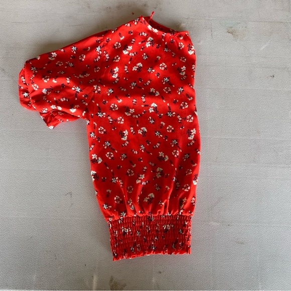 Red blouse - Picture 2 of 2